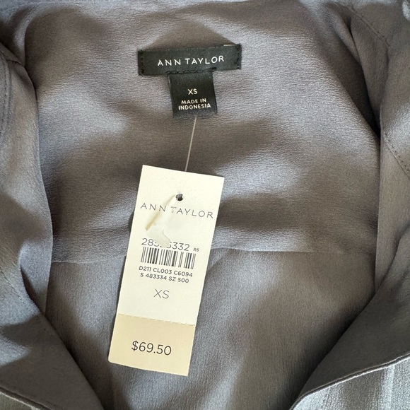 Ann Taylor Gray Button Down Blouse XS Career Workwear Long Sleeve Minimalist G8 - Picture 6 of 7